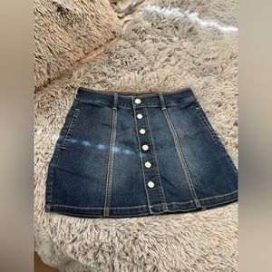American Eagle Denim Skirt size 4 flawless condition